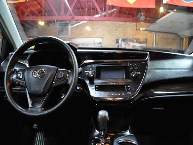 2013 Toyota Avalon XLE 4dr Sedan